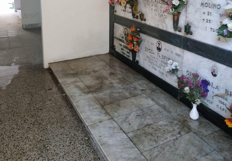 Gli allagamenti al cimitero dopo il nubifragio di agosto